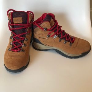 Columbia Hiking Boots Like New